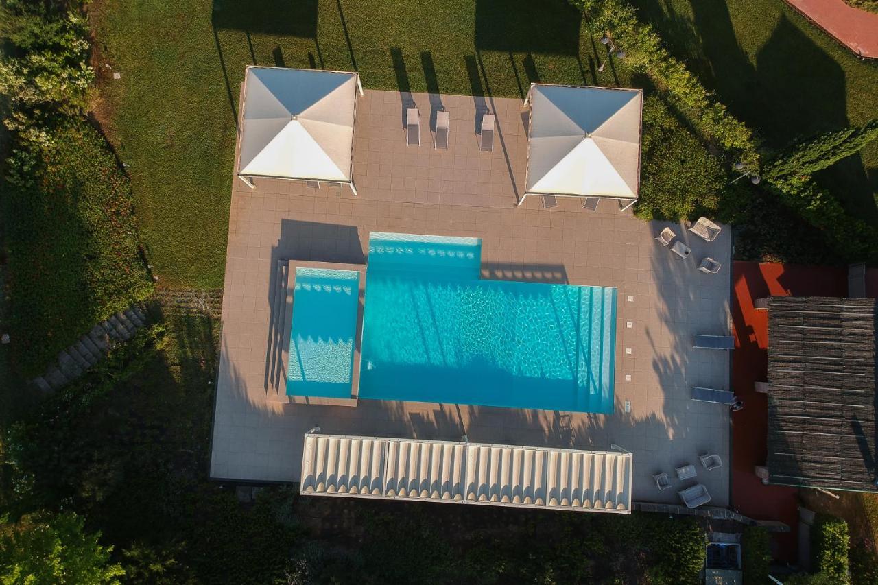 Resort Casale Le Torri Понсако Екстериор снимка