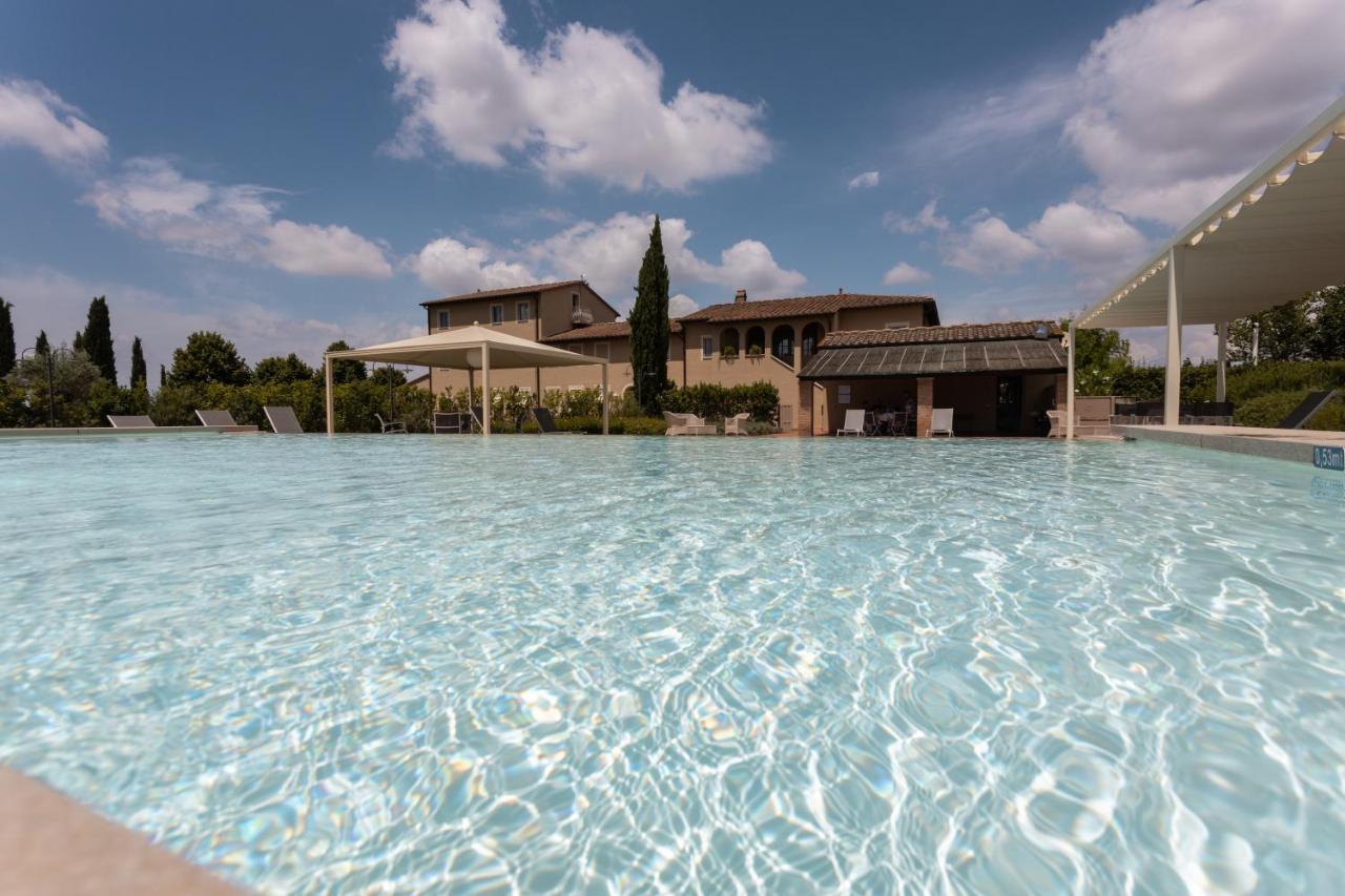 Resort Casale Le Torri Понсако Екстериор снимка
