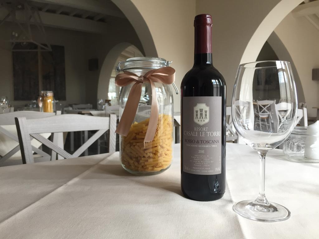 Resort Casale Le Torri Понсако Екстериор снимка