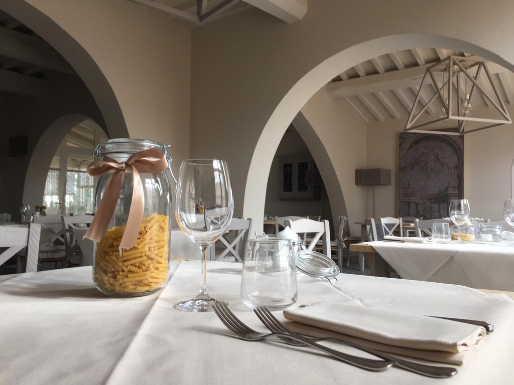 Resort Casale Le Torri Понсако Екстериор снимка