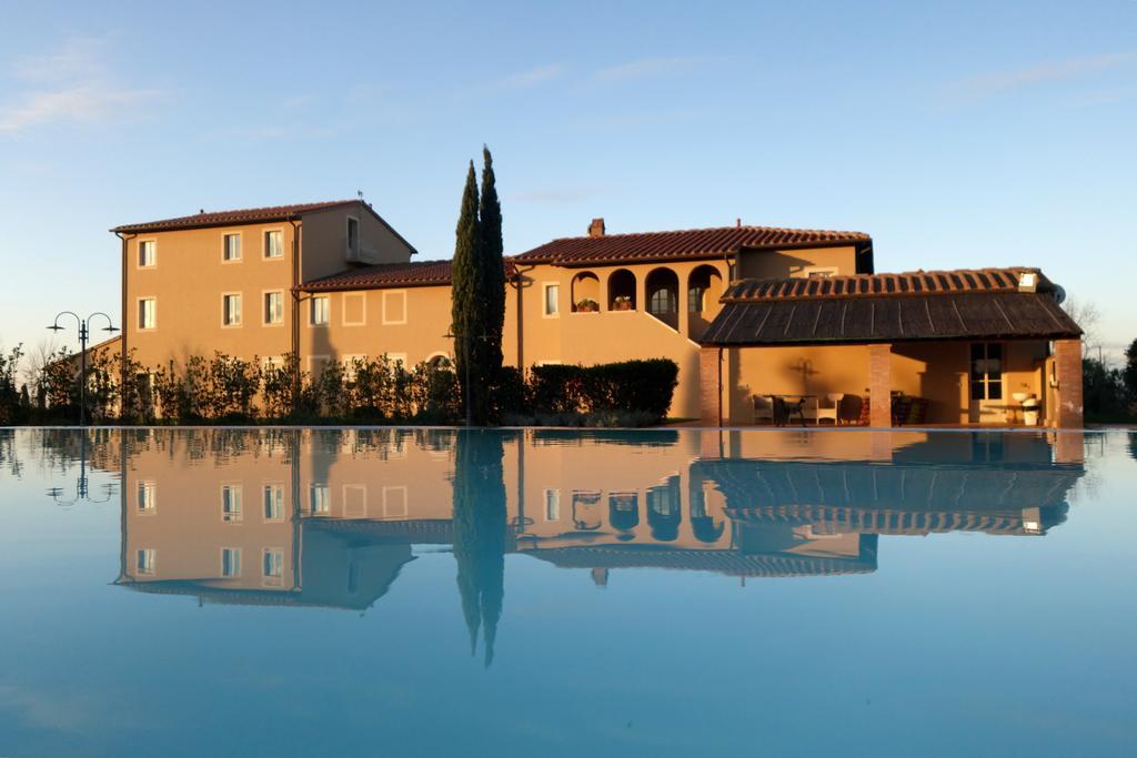 Resort Casale Le Torri Понсако Екстериор снимка