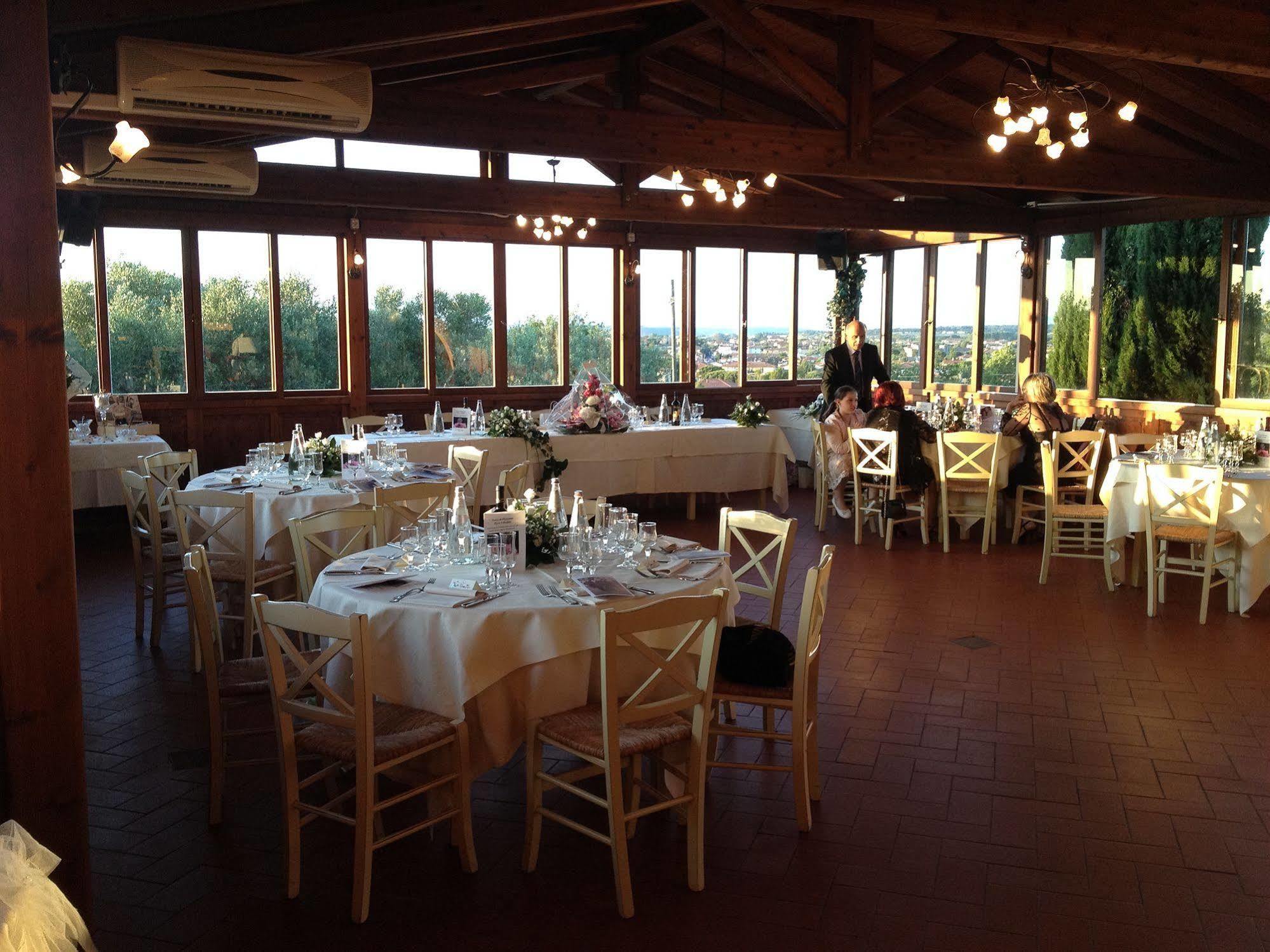 Resort Casale Le Torri Понсако Екстериор снимка