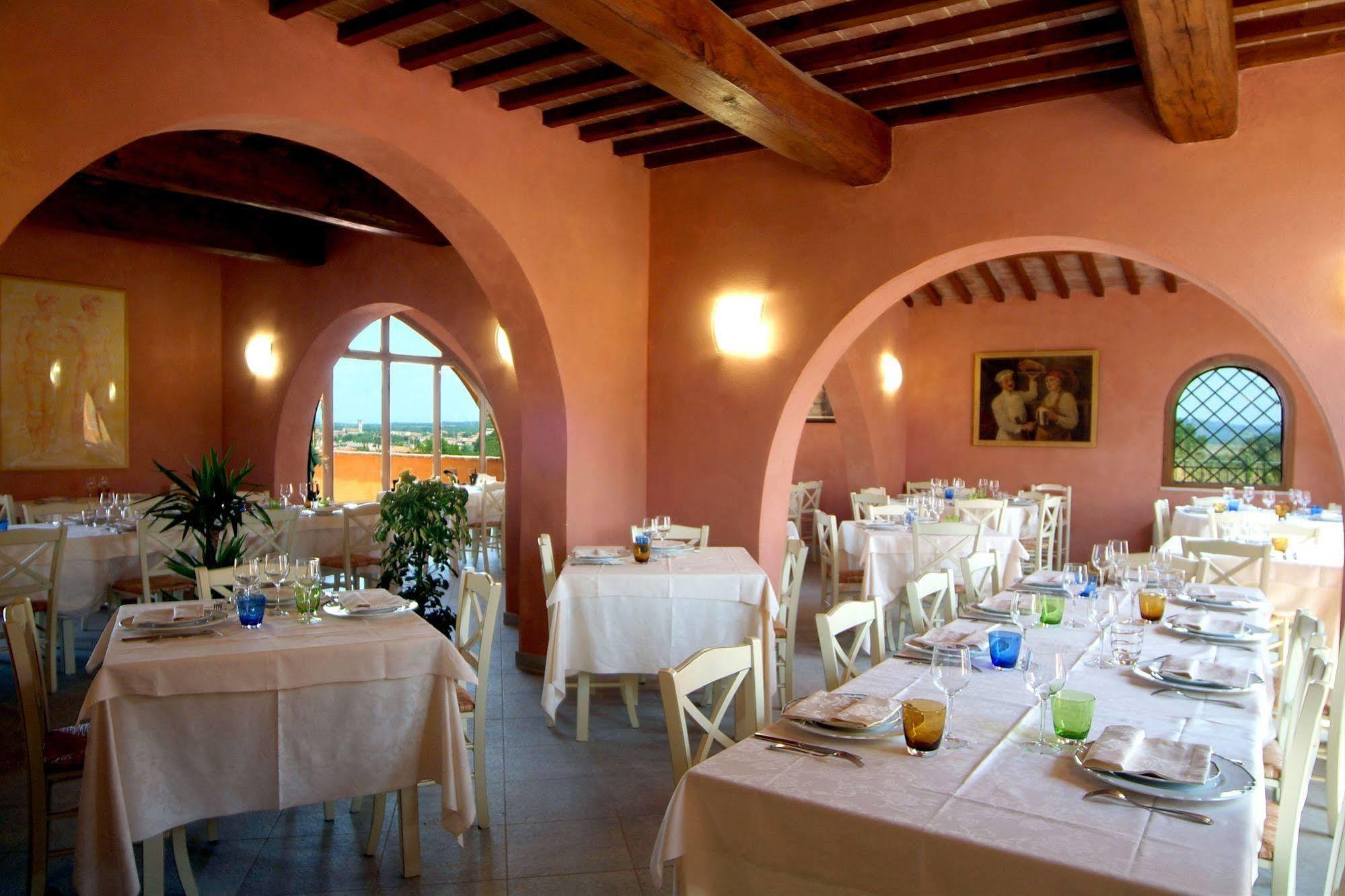 Resort Casale Le Torri Понсако Екстериор снимка