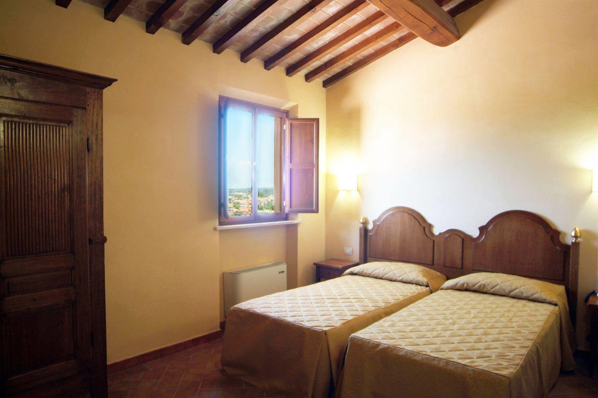 Resort Casale Le Torri Понсако Екстериор снимка