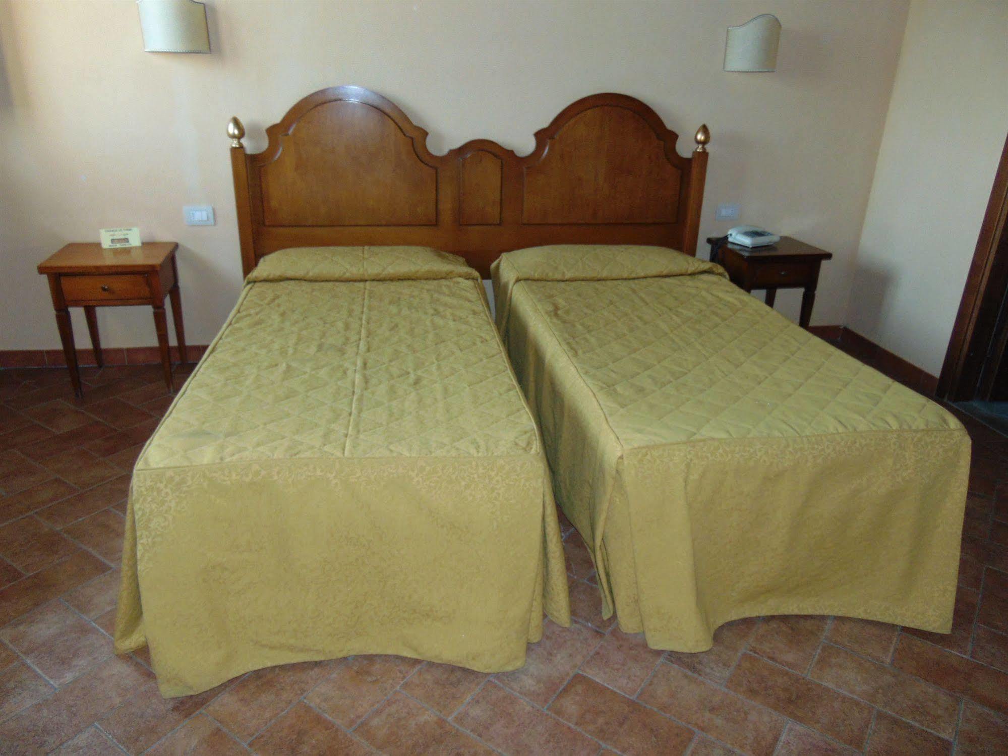 Resort Casale Le Torri Понсако Екстериор снимка