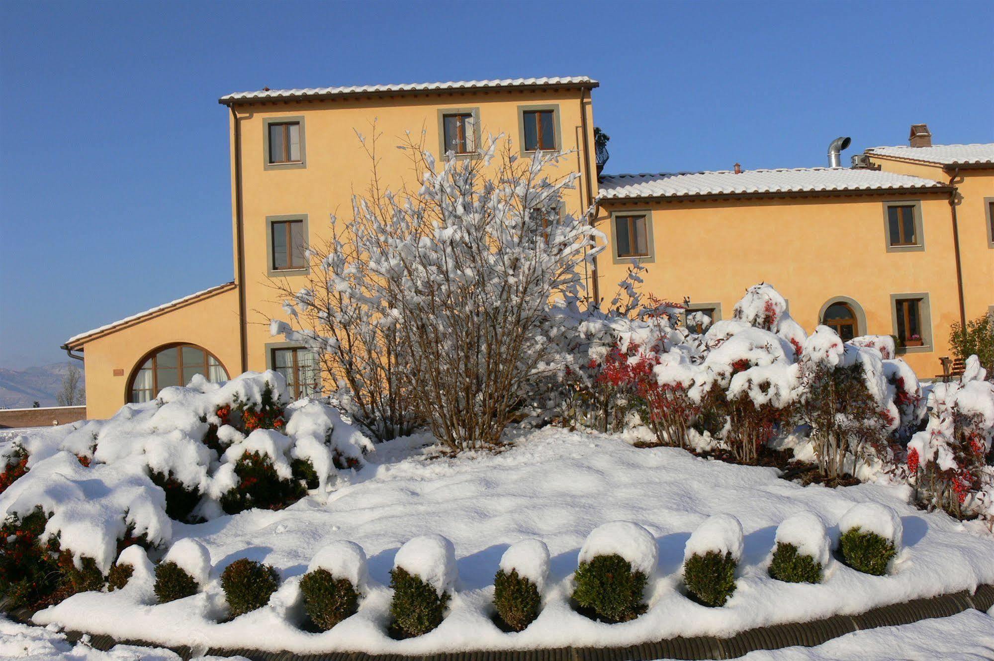 Resort Casale Le Torri Понсако Екстериор снимка
